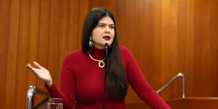 aava-contesta-portaria-que-amplia-terceirizacao-dos-cmeis-e-aciona-ministerio-de-contas