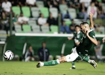 goias-arranca-empate-no-apagar-das-luzes-contra-o-remo-em-jogo-movimentado-na-serrinha