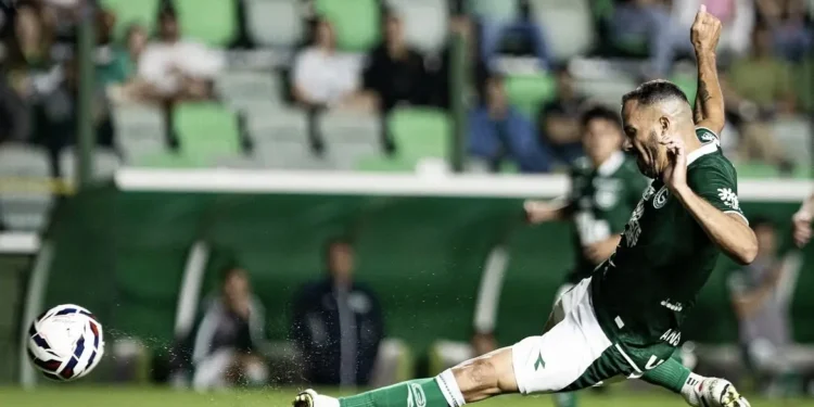 goias-arranca-empate-no-apagar-das-luzes-contra-o-remo-em-jogo-movimentado-na-serrinha