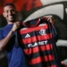 samuel-lino-desembarca-no-rio-de-janeiro-e-enaltece-retorno-ao-flamengo