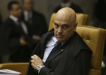trump-tenta-punir-moraes-—-mas-ele-nao-tem-nem-conta-nos-eua-para-bloquear