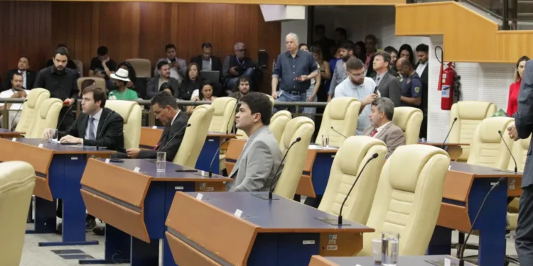 mesmo-com-pressao,-base-diz-que-cei-da-limpa-gyn-saira-do-papel