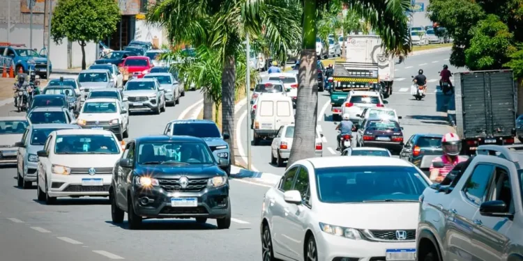 ausencia-de-pontos-para-motoristas-de-aplicativo-agrava-transito-e-gera-tensao-em-goiania