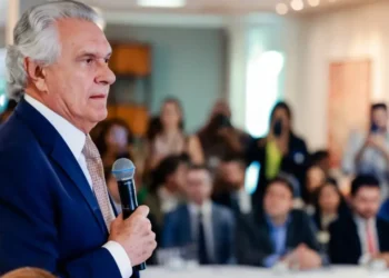 caiado-reforca-dialogo-com-setor-industrial-para-superar-sancoes,-mas-evita-lula