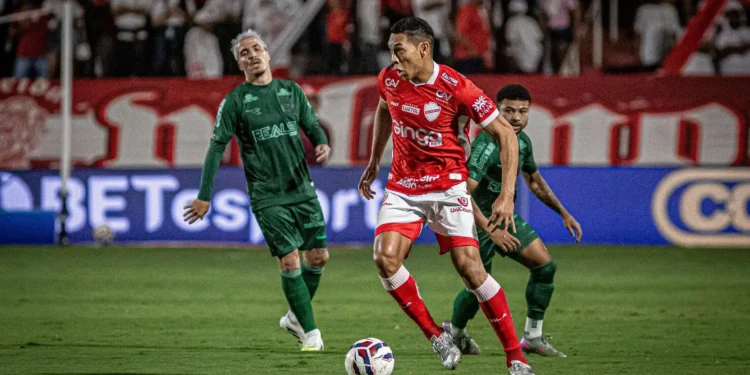 vila-nova-perde-para-o-coritiba-e-se-afasta-do-g-4