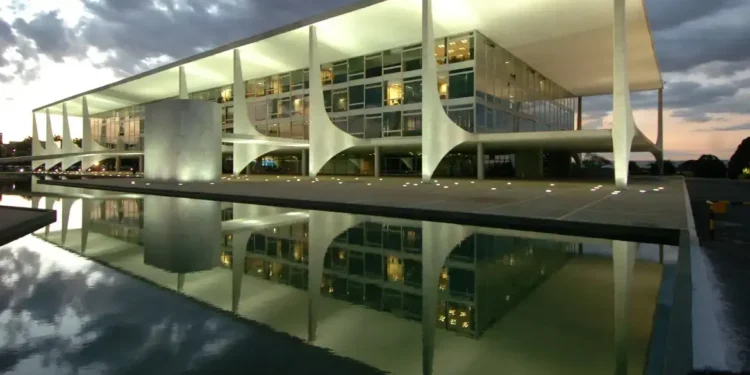 lula-e-bolsonarismo-dividem-o-pais,-e-nao-aparece-candidato-para-unir