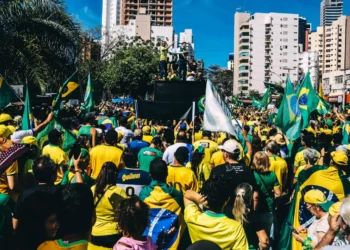 ato-‘reaja-brasil’-reune-multidao-em-goiania-em-apoio-a-bolsonaro