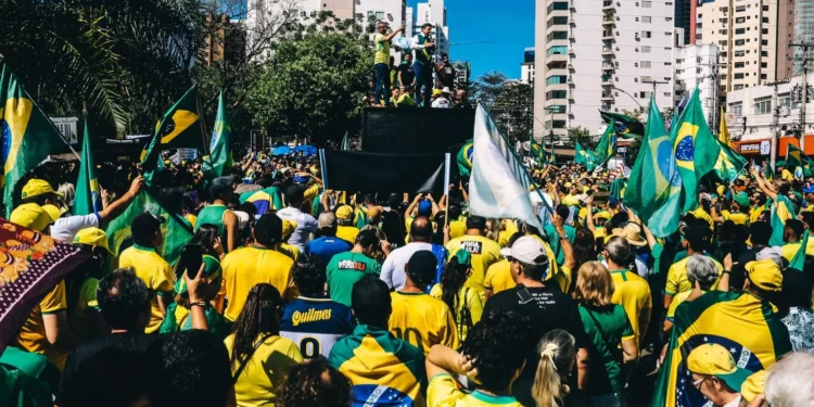 ato-‘reaja-brasil’-reune-multidao-em-goiania-em-apoio-a-bolsonaro