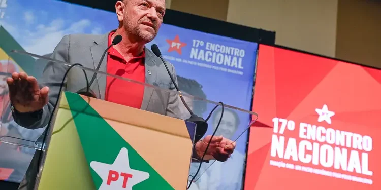 edinho-silva-assume-o-pt-e-projeta-futuro-“pos-lula”