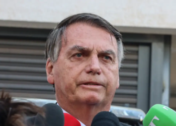 pf-faz-busca-e-apreensao-na-casa-de-bolsonaro-e-recolhe-celular-por-ordem-do-stf