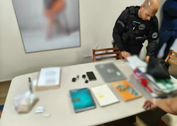 bruxaria,-cartoes-e-desvio:-servidora-e-alvo-de-operacao-por-fraudes-no-paco