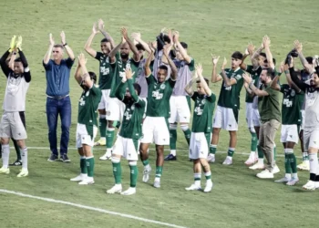 mesmo-sem-vencer-ha-tres-jogos,-goias-tem-quase-90%-de-chances-de-acesso-a-serie-a