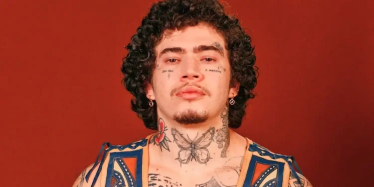 pai-e-flagrado-agredindo-e-empurrando-filho-em-via-publica