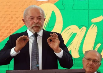 lula-diz-que-vai-convidar-trump-para-cop30-e-promete-reacao-ao-tarifaco-dos-eua