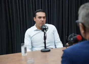 ze-delio-fala-sobre-prefeituras-em-crise-e-por-que-caiado-pode-ser-esperanca-da-direita-em-2026