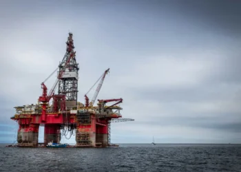 trump-pune-india-com-tarifa-extra-por-petroleo-russo