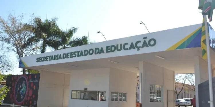 tce-barra-contrato-bilionario-da-educacao-em-goias-e-secretaria-anuncia-saida