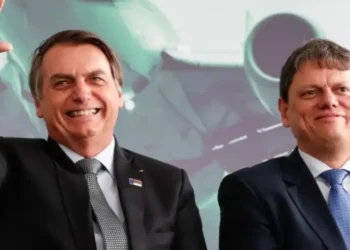 tarcisio-visita-bolsonaro-em-prisao-domiciliar-apos-aval-do-stf