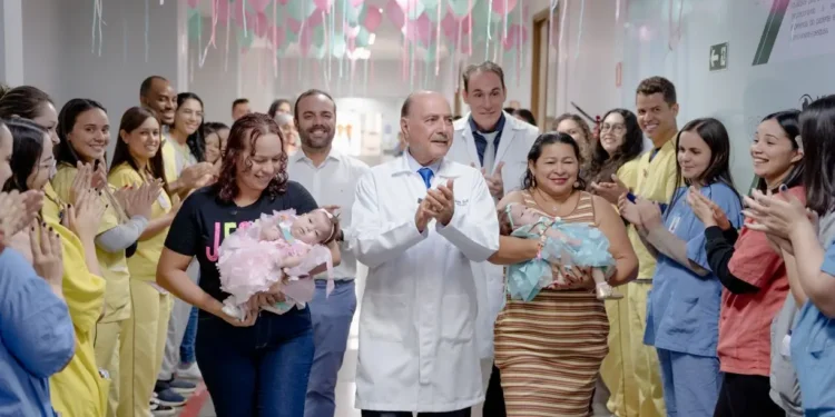 gemeas-siamesas-deixam-hospital-em-goiania-apos-cirurgia-de-separacao-bem-sucedida