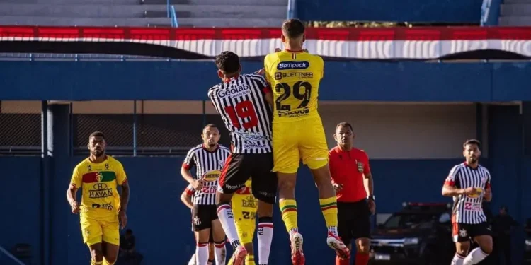 anapolis-vence-o-brusque-e-soma-tres-vitorias-seguidas-no-jonas-duarte