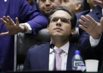 hugo-motta-enfrenta-teste-politico-com-processo-contra-deputados-que-travaram-camara