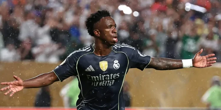 mbappe-brilha,-e-real-madrid-vence-amistoso-na-austria-com-goleada-sobre-o-wsg-tirol