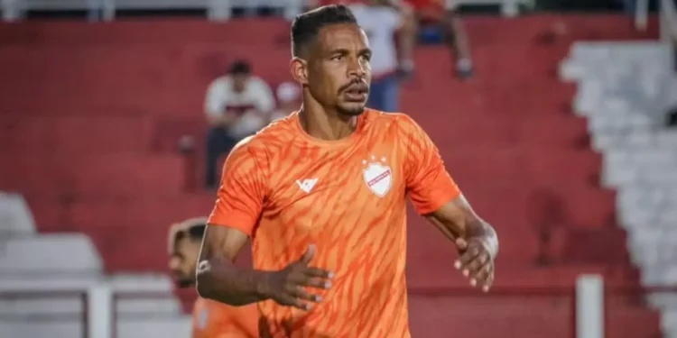 ex-vila-nova,-fernando-rescinde-com-o-internacional-e-retorna-a-goiania