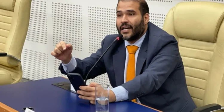 vereador-apresenta-projeto-que-revoga-credito-adicional-de-r$-10-milhoes-a-seinfra