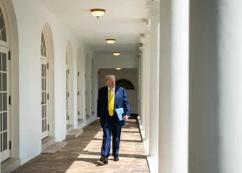 trump-volta-a-criticar-o-brasil-enquanto-defende-bolsonaro