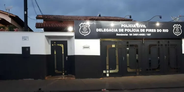 homem-agride-esposa-e-mae,-destroi-casa-e-acaba-preso-em-palmelo