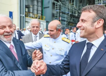 lula-e-macron-conversam-sobre-tarifaco,-mercosul-e-cop30