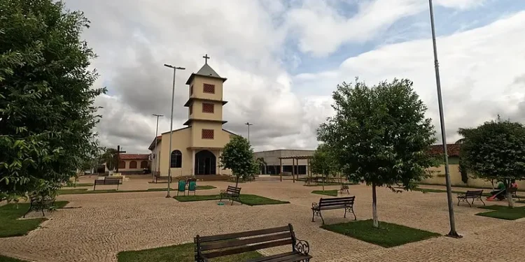 santa-fe-de-goias-abre-140-vagas-em-processo-seletivo