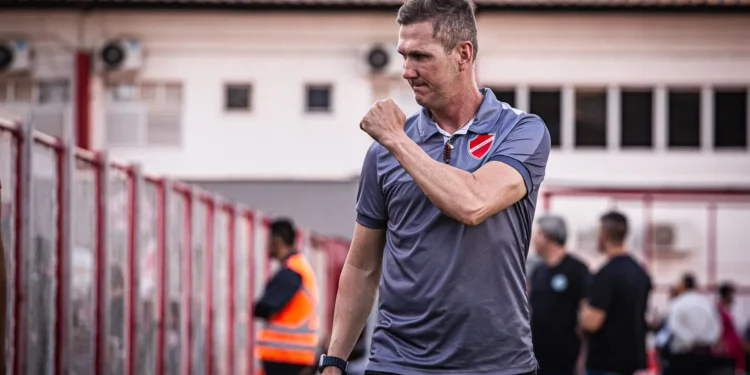 paulo-turra-garante-que-apenas-os-tres-pontos-importam-contra-o-botafogo-sp