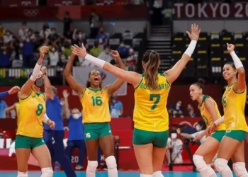 gabi-e-homenageada-por-rivais-apos-estreia-vitoriosa-do-brasil-no-mundial-de-volei