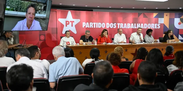 haddad-diz-que-cerca-de-20-milhoes-de-brasileiros-nao-deveriam-estar-pagando-imposto-de-renda