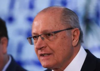 alckmin-diz-que-tarifaco-de-trump-afeta-3,3%-das-exportacoes-brasileiras