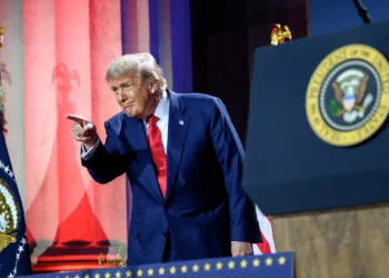 trump-assina-decreto-e-amplia-poder-da-guarda-nacional