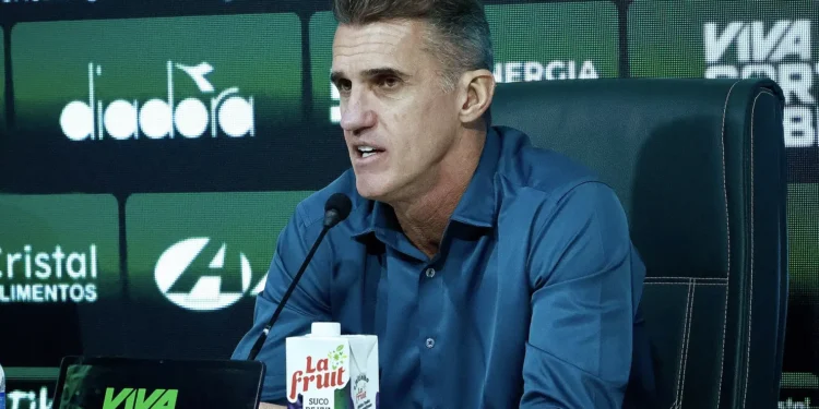 mancini-diz-que-vitoria-e-lideranca-trazem-“alivio”-ao-goias-na-serie-b