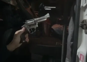 prf-prende-foragido-com-arma-e-municoes-em-rodovia-de-goias