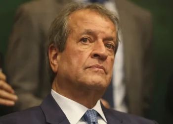 valdemar-abre-caminho-e-cita-tarcisio-como-possivel-sucessor-de-bolsonaro