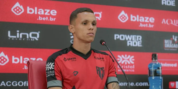 yuri-alves-fala-com-maturidade-sobre-renovacao-com-o-atletico-go-e-projeta-futuro