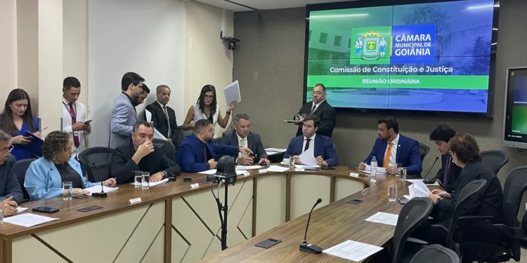 ccj-aprova-projeto-que-revoga-“taxa-do-lixo”