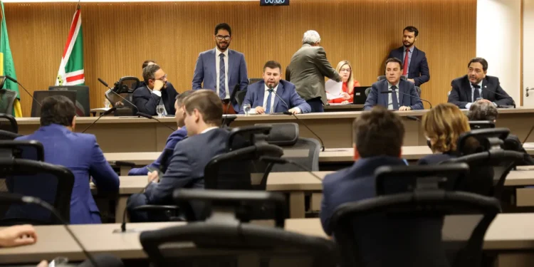 credito-milionario-adicional-ao-fundeinfra-gera-embate-na-alego