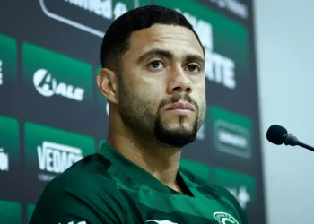 rato-mantem-confianca-em-tadeu-apos-falhas-em-penaltis:-“so-erra-quem-bate”