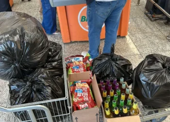 procon-anapolis-apreende-150kg-de-alimentos-vencidos-em-supermercado