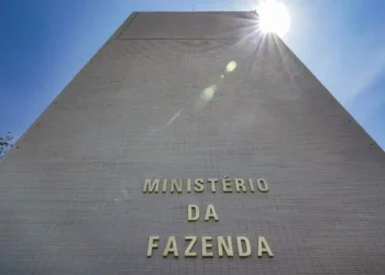 orcamento-preve-salario-minimo-de-r$-1.631-em-2026