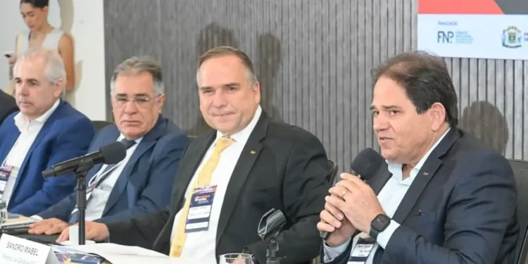 quem-governa-goiania:-sandro-mabel-ou-o-sistema-s?