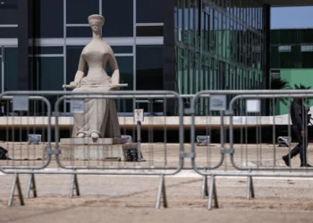 stf-fecha-praca-dos-tres-poderes-e-adota-teletrabalho-durante-julgamento-de-bolsonaro