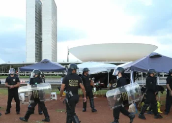 policia-do-senado-intensifica-seguranca-no-stf-antes-do-julgamento