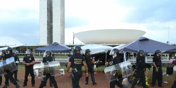 policia-do-senado-intensifica-seguranca-no-stf-antes-do-julgamento